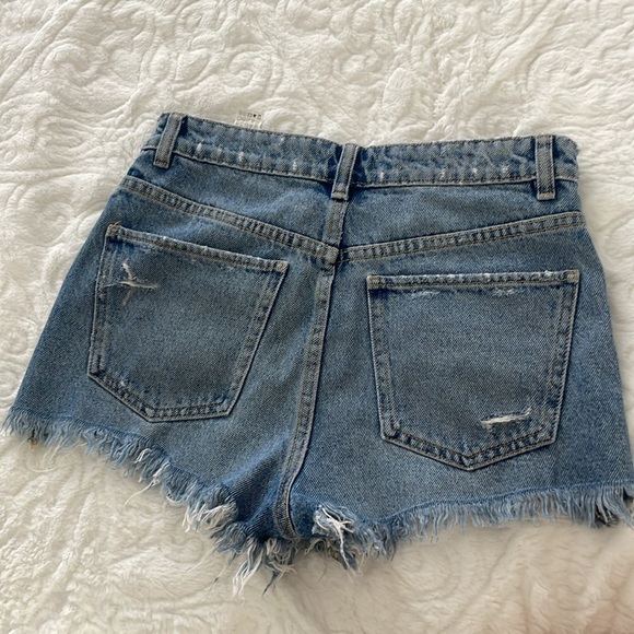 Shorts - Picture 3 of 4